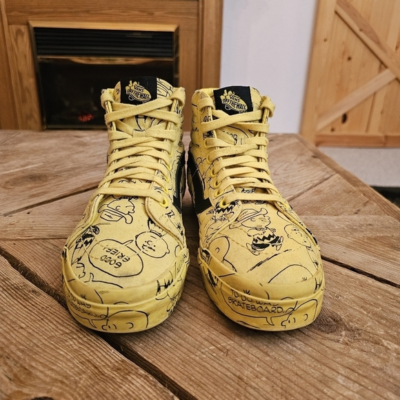 Vans Peanuts Charlie Brown Sk8-Hi  Womens 6.5 Men's 5 Unisex - Picture 9 of 15